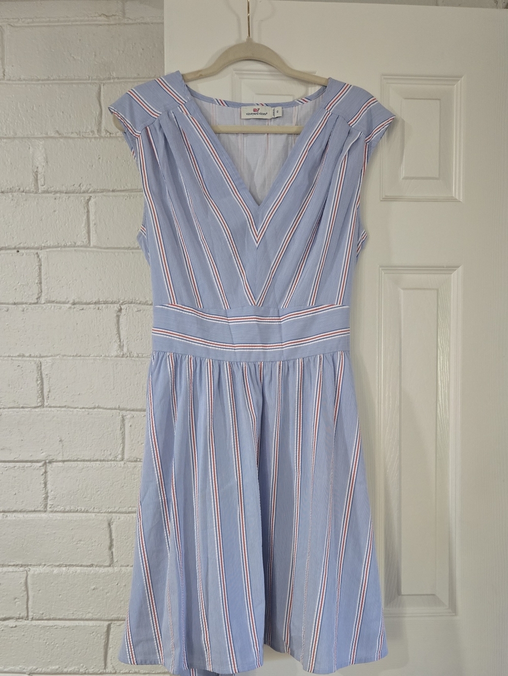 Vineyard Vines sleeveless V-neck fit-and-flare dress Size 12 - Picture 1 of 6
